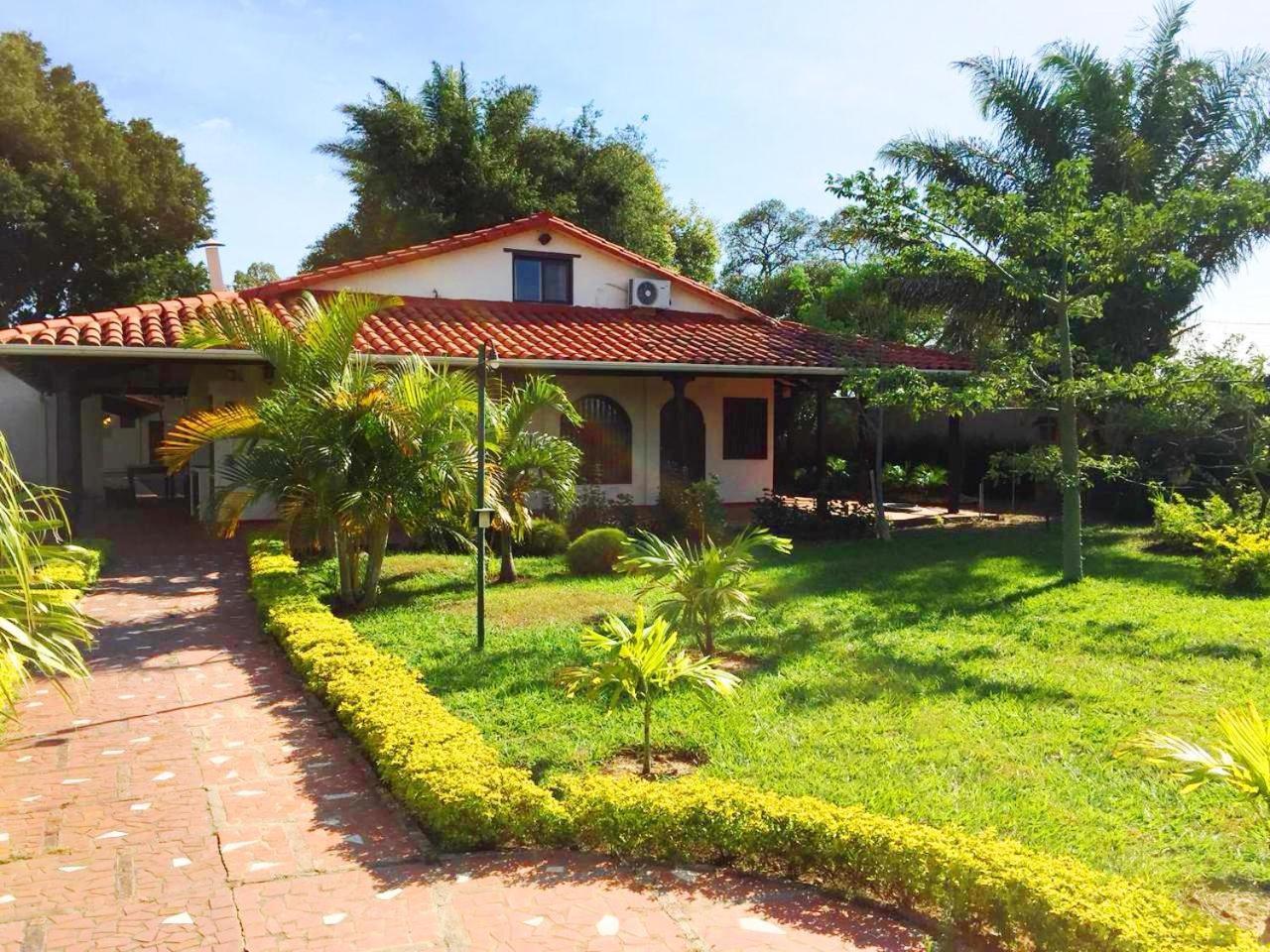 Los Jazmines Hotel Resort Warnes Exterior photo