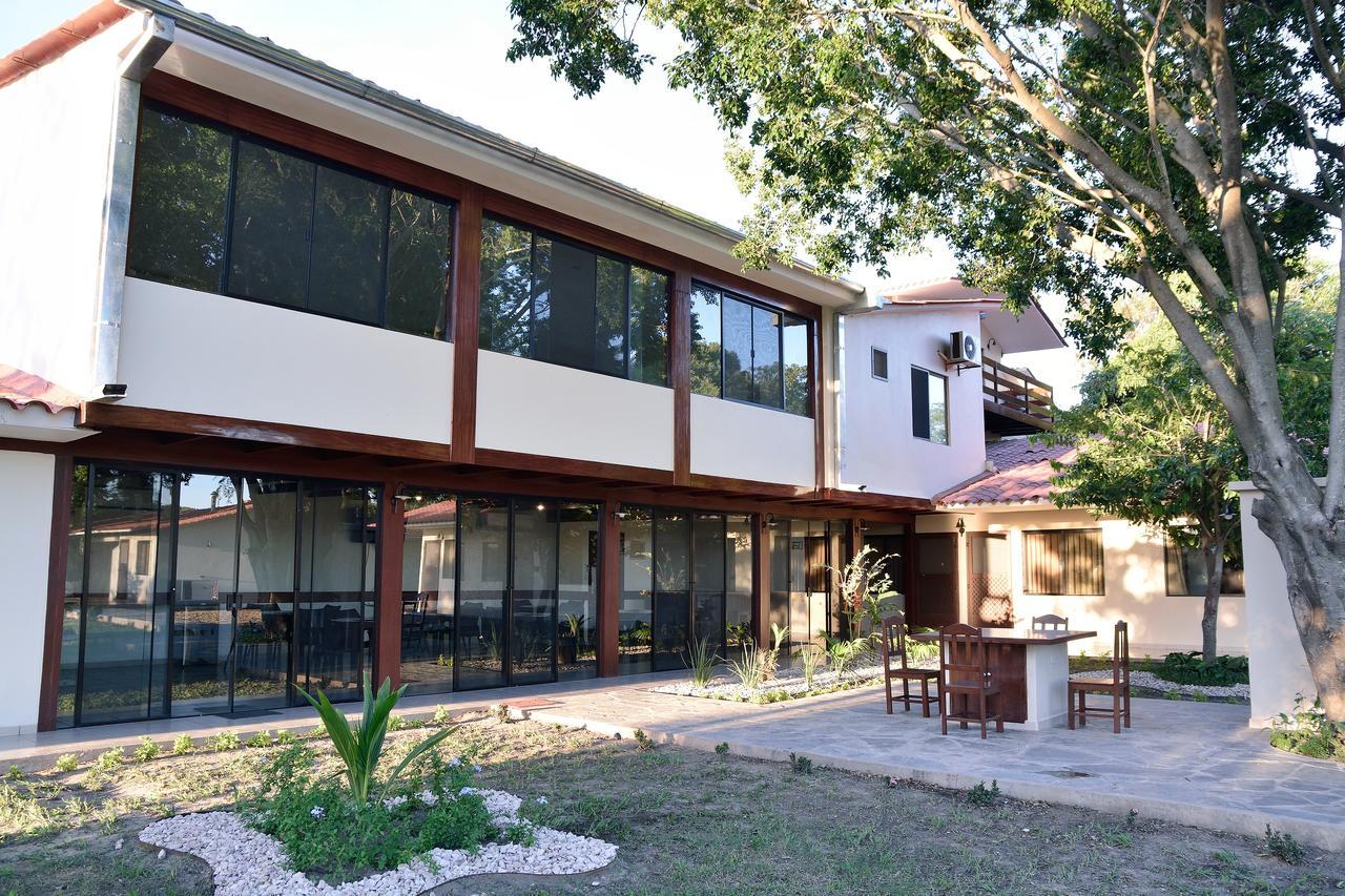 Los Jazmines Hotel Resort Warnes Exterior photo